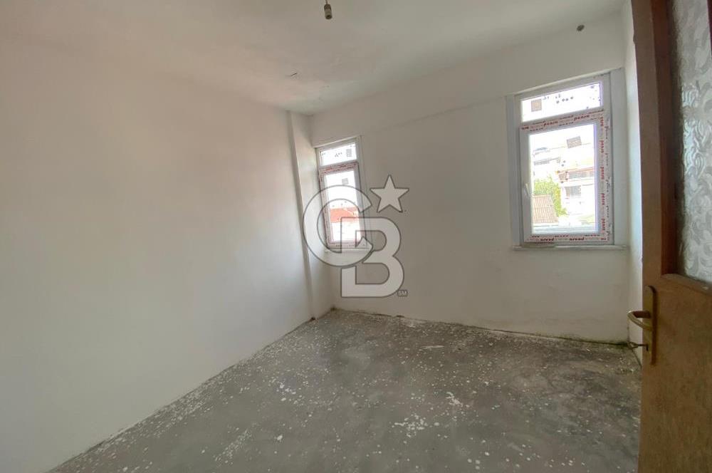 ESENKÖY PAPAZ MEVKİİ DE DENİZ MANZARALI ÇATI DUBLEKS DAİRE