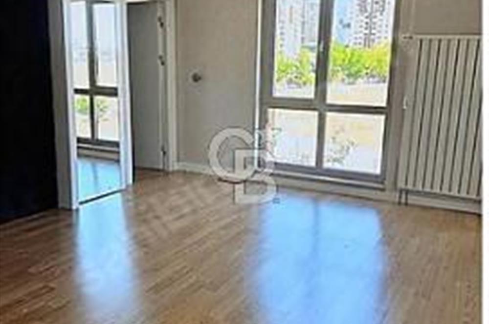 YAŞAMKENT TE MERKEZİ KONUMDA SATILIK 4+1 BOŞ FIRSAT DAİRE