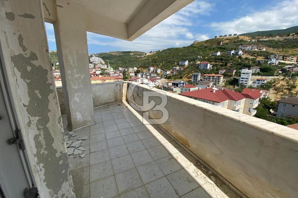 ESENKÖY PAPAZ MEVKİİ DE DENİZ MANZARALI ÇATI DUBLEKS DAİRE