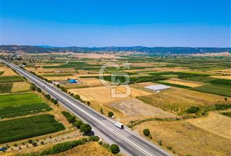 CB EAGLE'DAN GÖKÇEYAZI'DA ANAYOLA 70 METRE MESAFEDE SATILIK TARLA