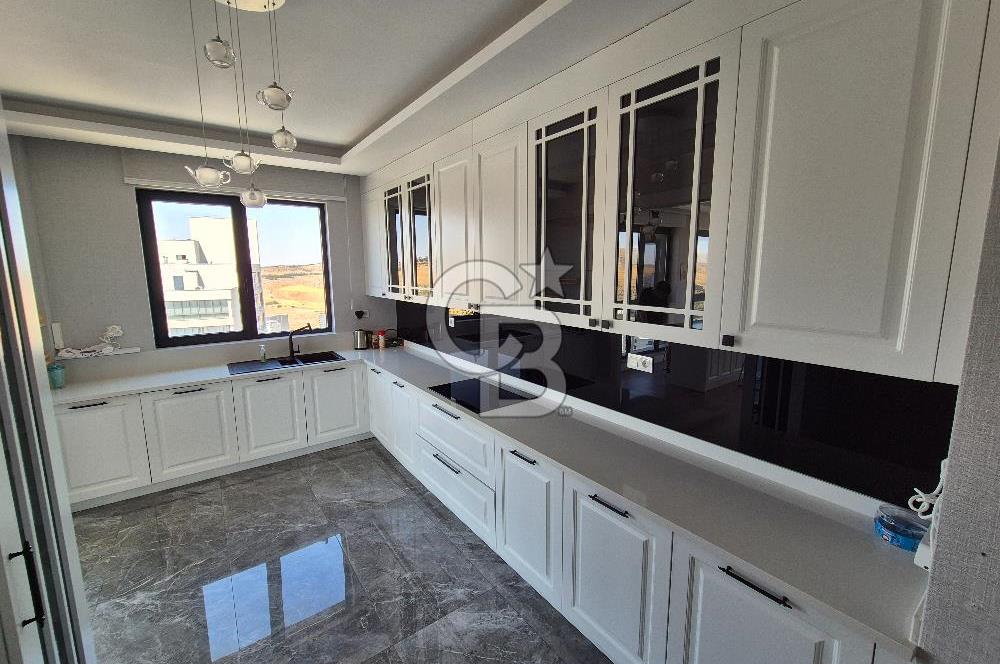 YAŞAMKENT AKINCI KULE LÜKS YAPILI,EKSTRALI BOŞ SATILIK 4+1 DAİRE