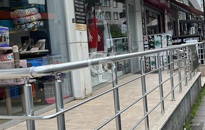 TAŞDELEN'DE CADDE ÜZERİ SATILIK DEPOLU DÜKKAN 