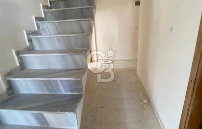 ESENKÖY PAPAZ MEVKİİ DE DENİZ MANZARALI ÇATI DUBLEKS DAİRE