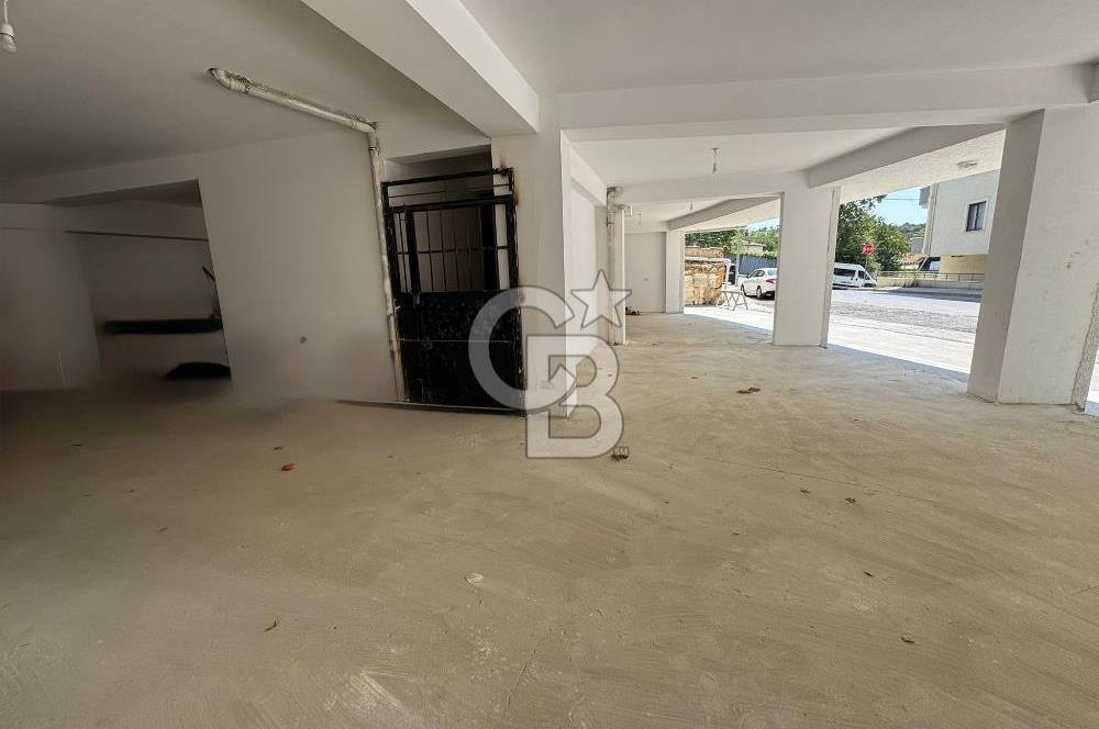 ÇEKMEKÖY ÇAVUŞBAŞI CADDESİ 210 M2 DEPOLU SATILIK DÜKKAN