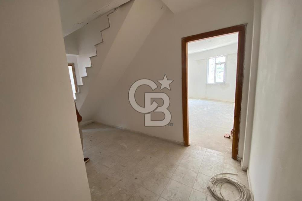 ESENKÖY PAPAZ MEVKİİ DE DENİZ MANZARALI ÇATI DUBLEKS DAİRE