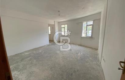 ESENKÖY PAPAZ MEVKİİ DE DENİZ MANZARALI ÇATI DUBLEKS DAİRE