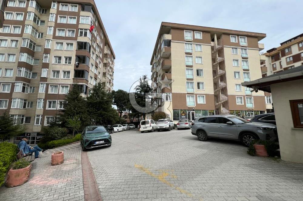 ÜMRANİYEDE SATILIK 2+1 DAİRE -SİTE İÇİNDE METRO AVM YAKIN