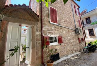 Ayvalık Cunda Adası Tripleks Taş Ev ve Misafir Evi