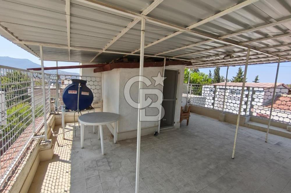 YENİFOÇA GENCELLİ SAHİLİNE YÜRÜME MESAFESİNDE SATILIK 3+1 DUBLEKS YAZLIK