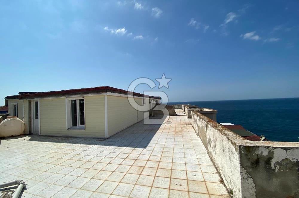 ESENKÖY PAPAZ MEVKİİ DE DENİZ MANZARALI ÇATI DUBLEKS DAİRE