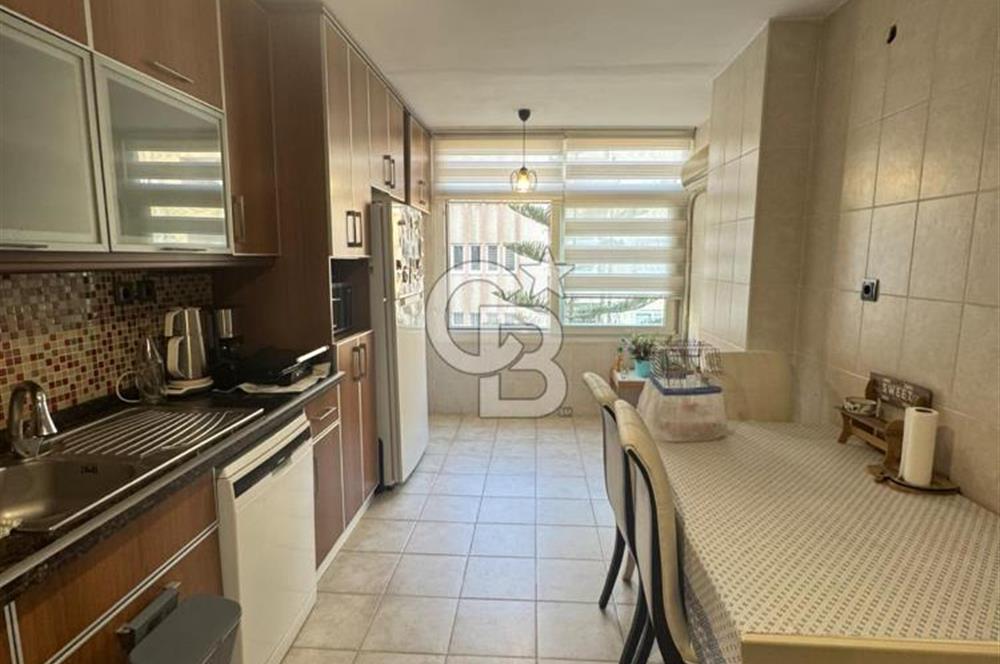 Reşatbeyde 4+1 Geniş ve Hasarsız Daire Satılık