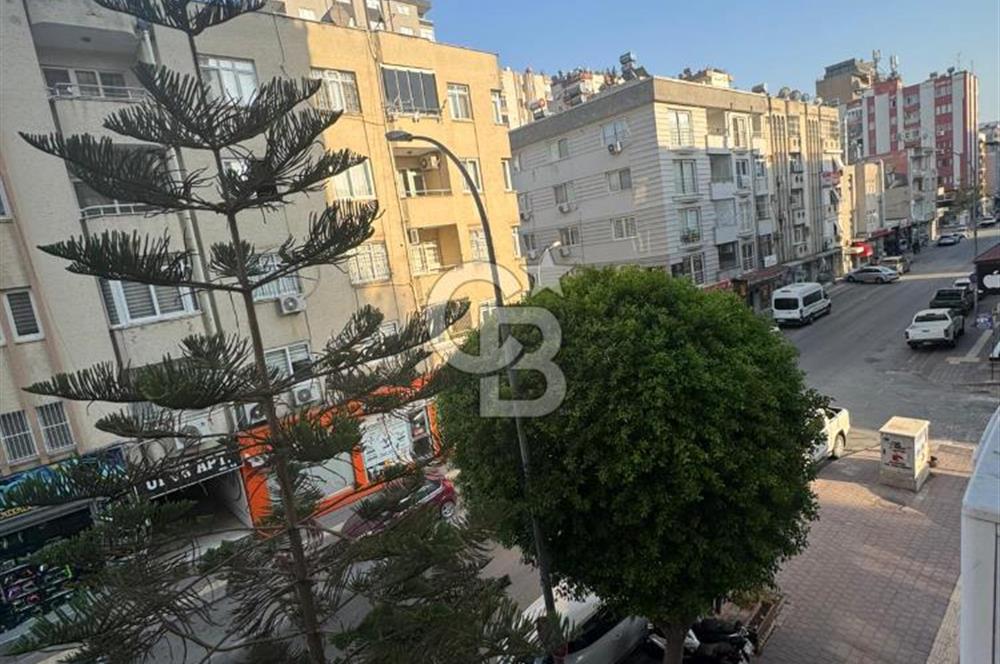 Reşatbeyde 4+1 Geniş ve Hasarsız Daire Satılık