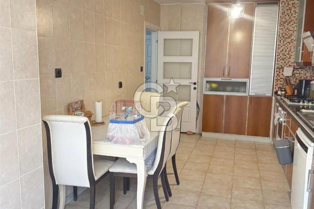 Reşatbeyde 4+1 Geniş ve Hasarsız Daire Satılık