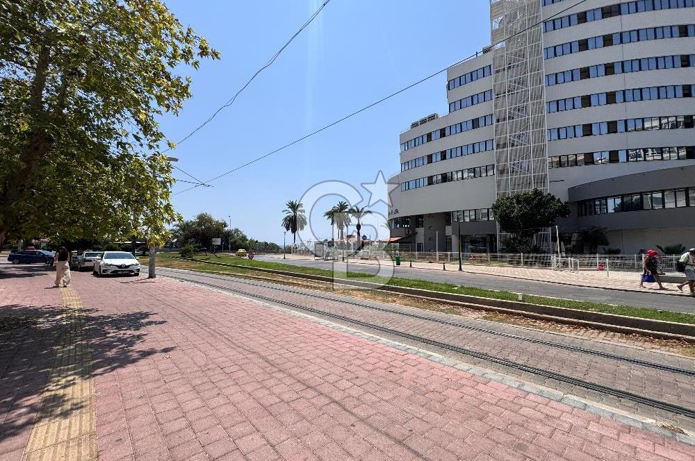 Işıklar Caddesi Üzerinde Tabela Değeri Yüksek Kiralık İşyeri