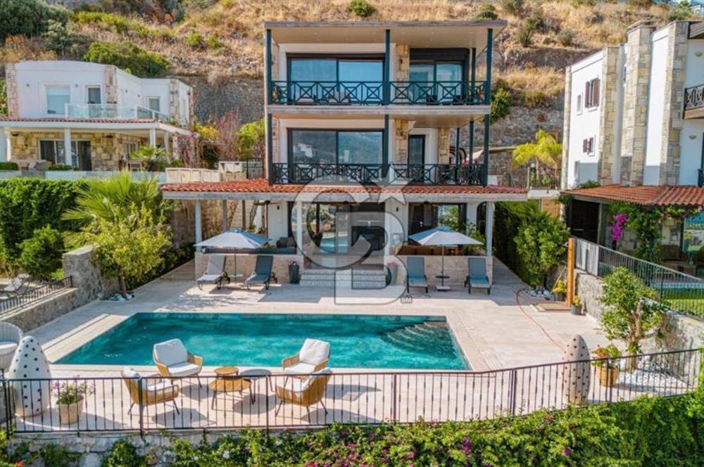 CB CLASS BODRUM GÜNDOĞAN KENDİ SAHİLİ OLAN SATILIK VİLLA