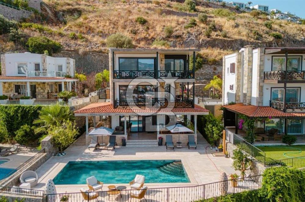 CB CLASS BODRUM GÜNDOĞAN KENDİ SAHİLİ OLAN SATILIK VİLLA