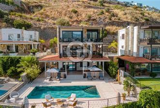 CB CLASS BODRUM GÜNDOĞAN KENDİ SAHİLİ OLAN SATILIK VİLLA