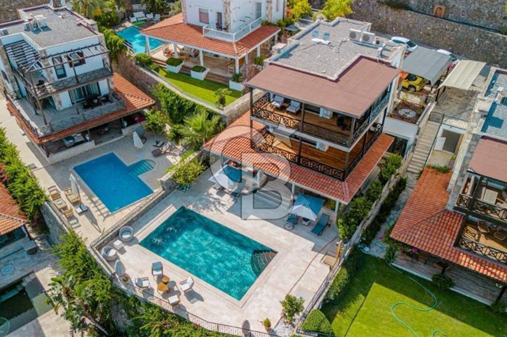 CB CLASS BODRUM GÜNDOĞAN KENDİ SAHİLİ OLAN SATILIK VİLLA