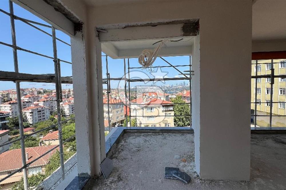 ÜSKÜDAR BURHANİYE'DE SATILIK 3+1 KISMI DENİZ VE BOĞAZ MANZARALI DAİRE