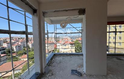 ÜSKÜDAR BURHANİYE'DE SATILIK 3+1 KISMI DENİZ VE BOĞAZ MANZARALI DAİRE