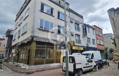 YENİKAPI İSKELE YAKINI TURİZM BÖLGESİNDE SATILIK KOMPLE BİNA