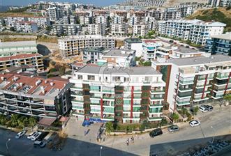 KUŞADASI PANORAMİK DENİZ MANZARALI SİTEDE ÇATI KATI 3+1 DAİRE