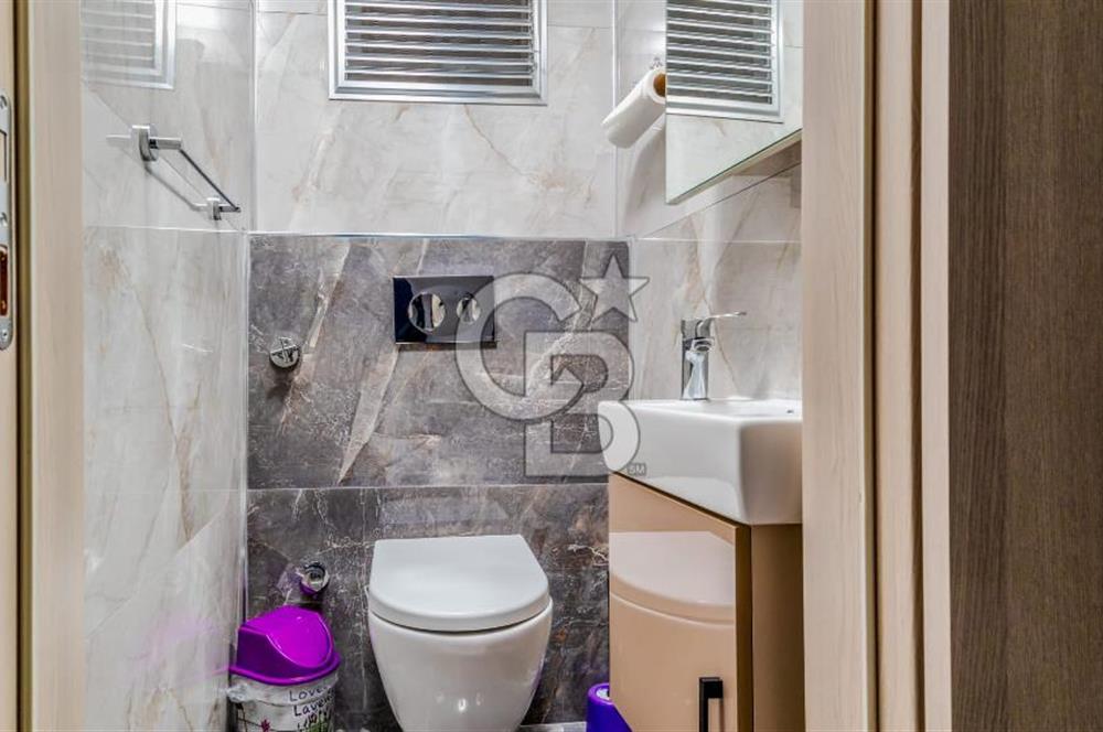 Bayraklı 75. Yıl Mh. Görkent Sitesinde Ara Kat Satılık 