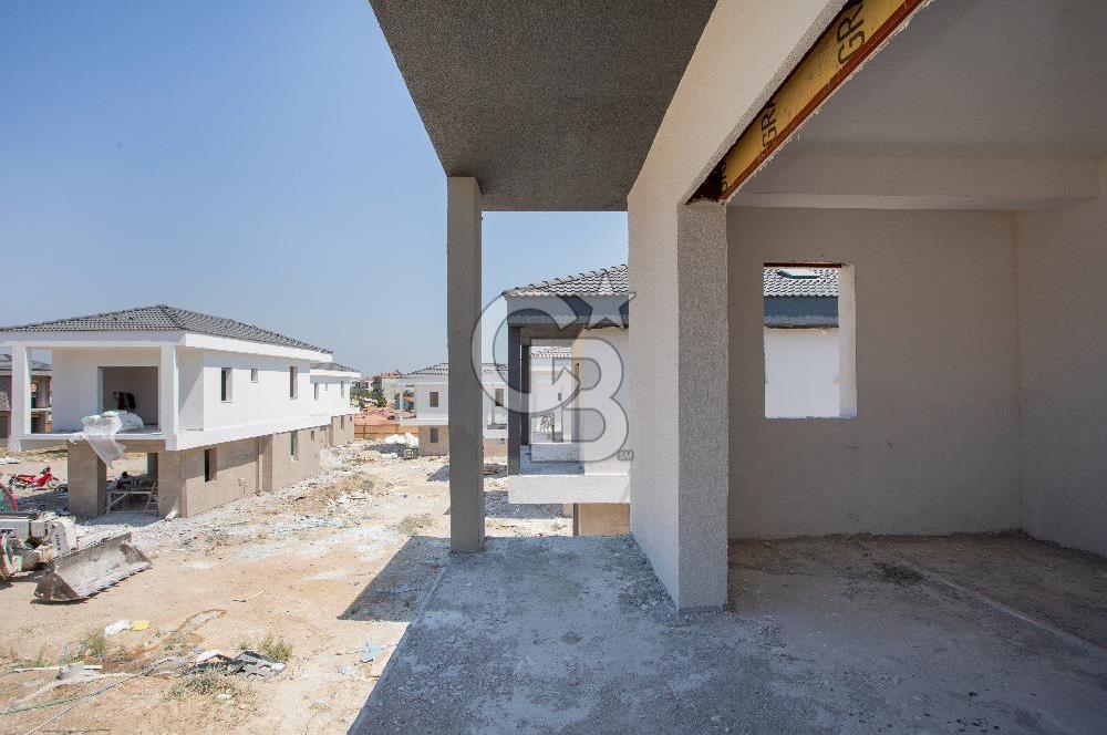 Foça Yenibağarası'nda Satılık 3+1 Müstakil Villa