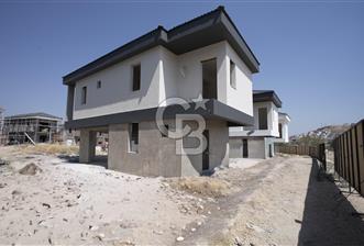 Foça Yenibağarası'nda Satılık 3+1 Müstakil Villa
