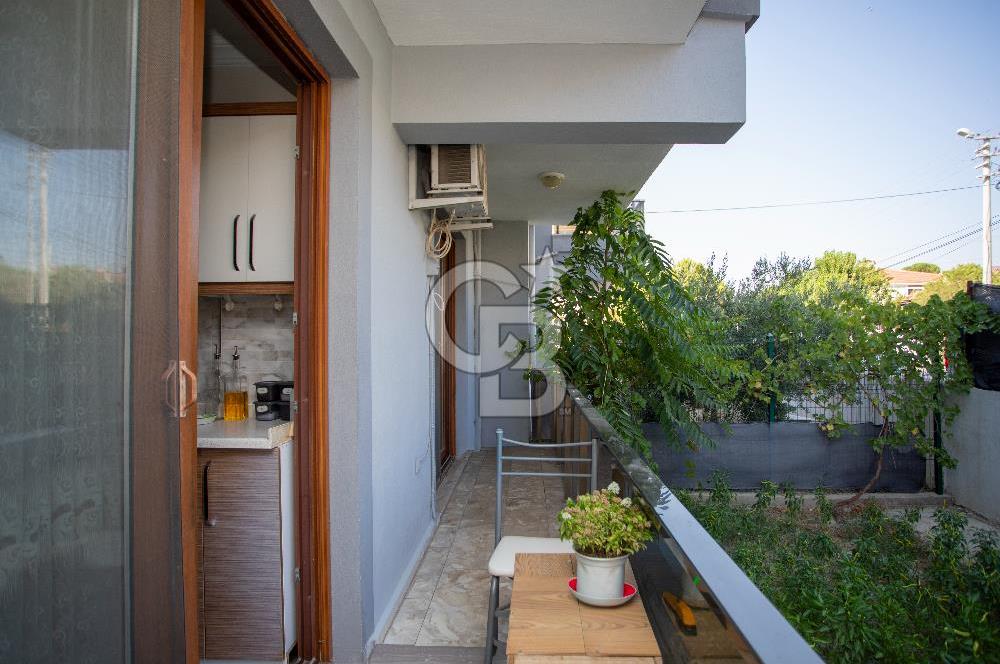 Foça Bağarası Kazım Dirik Mah. Satılık 2+1 Bahçe Katı Daire