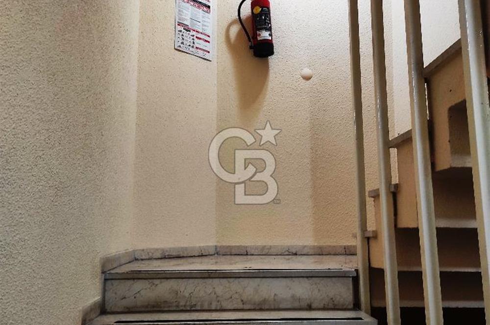 BAHARİYE CADDESİ’NDE, 1. KATTA, TABELA DEĞERİ YÜKSEK BAKIMLI OFİS