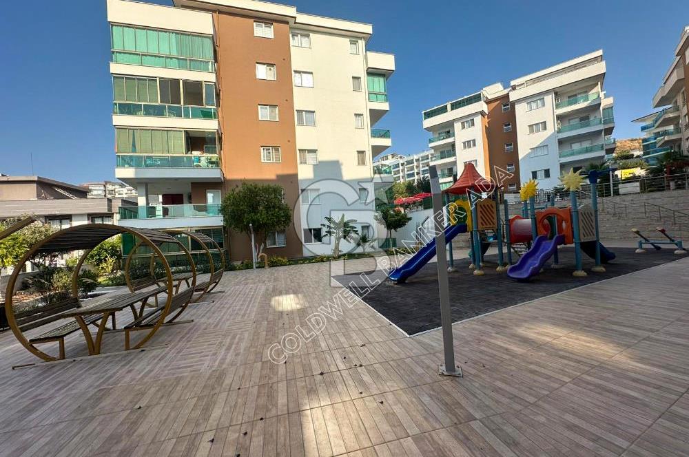 KUŞADASI PANORAMİK DENİZ MANZARALI SİTEDE ÇATI KATI 3+1 DAİRE