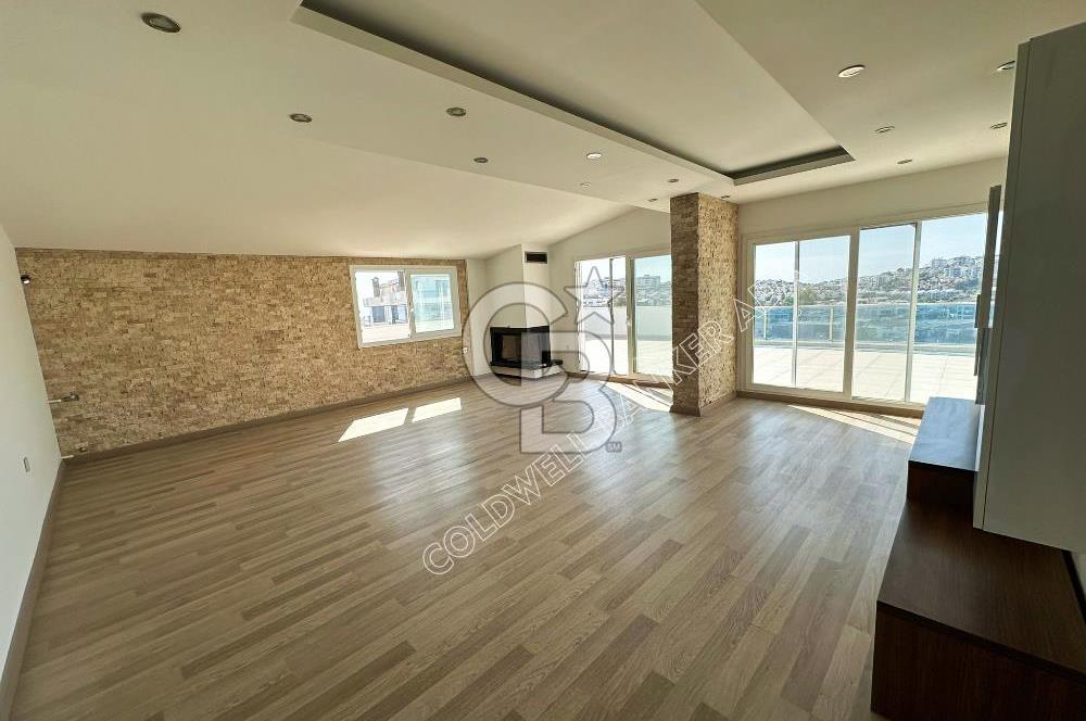 KUŞADASI ÇATI DUBLEKS DENİZ MANZARALI ÖZEL OTOPARKLI 4+1 DAİRE