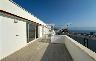 KUŞADASI PANORAMİK DENİZ MANZARALI SİTEDE ÇATI KATI 3+1 DAİRE