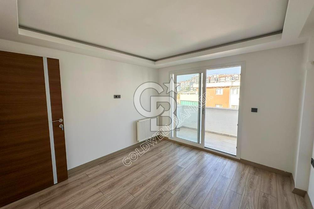 KUŞADASI PANORAMİK DENİZ MANZARALI SİTEDE ÇATI KATI 3+1 DAİRE