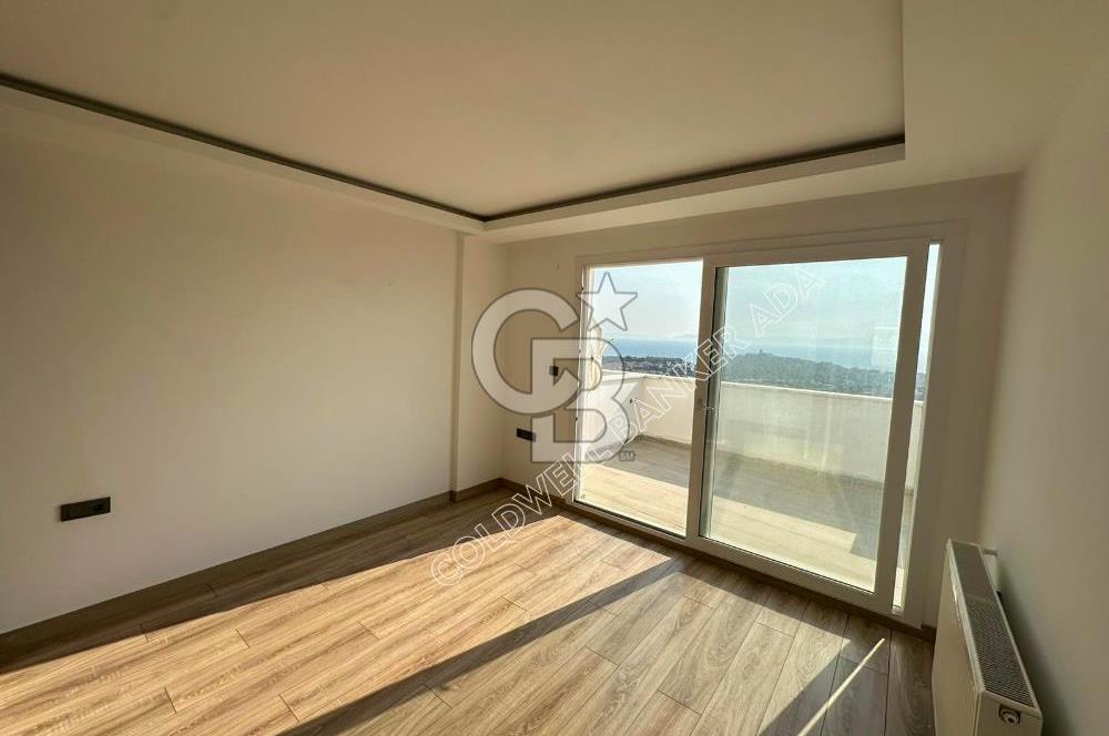 KUŞADASI PANORAMİK DENİZ MANZARALI SİTEDE ÇATI KATI 3+1 DAİRE