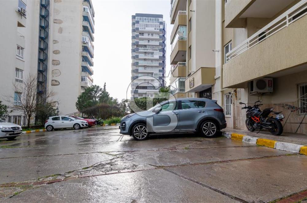 Bayraklı 75. Yıl Mh. Görkent Sitesinde Ara Kat Satılık 