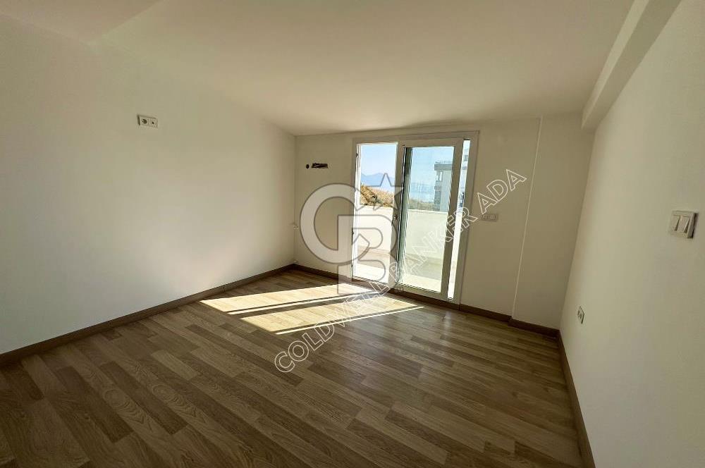KUŞADASI ÇATI DUBLEKS DENİZ MANZARALI ÖZEL OTOPARKLI 4+1 DAİRE