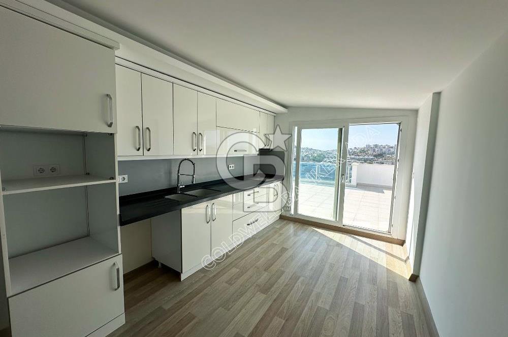 KUŞADASI ÇATI DUBLEKS DENİZ MANZARALI ÖZEL OTOPARKLI 4+1 DAİRE