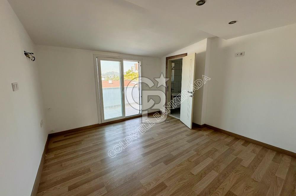 KUŞADASI ÇATI DUBLEKS DENİZ MANZARALI ÖZEL OTOPARKLI 4+1 DAİRE