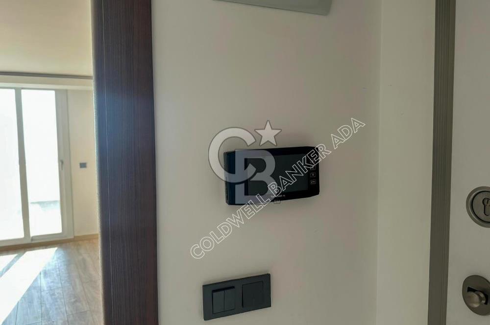 KUŞADASI PANORAMİK DENİZ MANZARALI SİTEDE ÇATI KATI 3+1 DAİRE