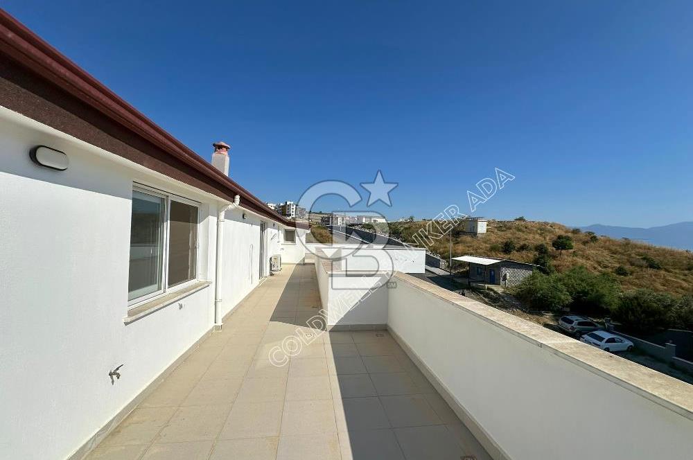 KUŞADASI ÇATI DUBLEKS DENİZ MANZARALI ÖZEL OTOPARKLI 4+1 DAİRE
