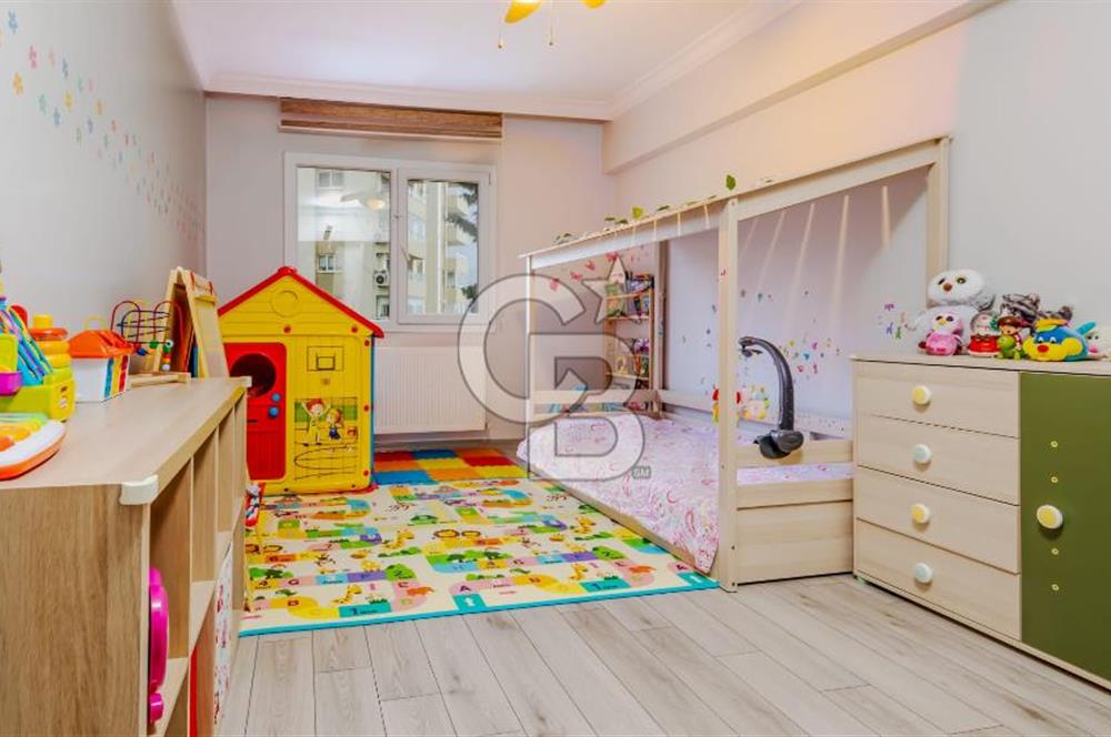 Bayraklı 75. Yıl Mh. Görkent Sitesinde Ara Kat Satılık 