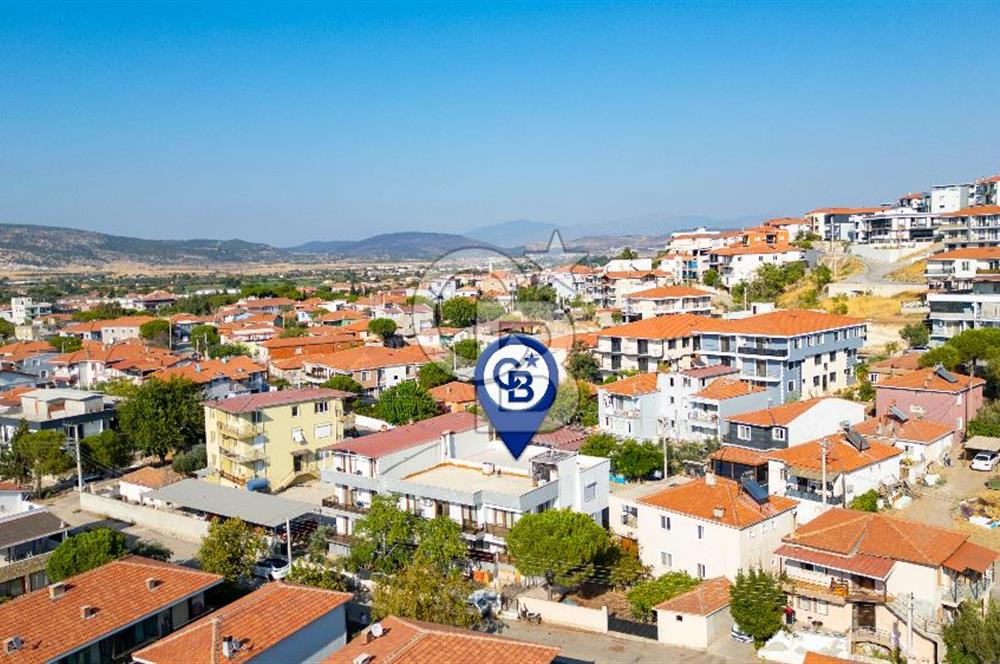 Foça Bağarası Kazım Dirik Mah. Satılık 2+1 Bahçe Katı Daire