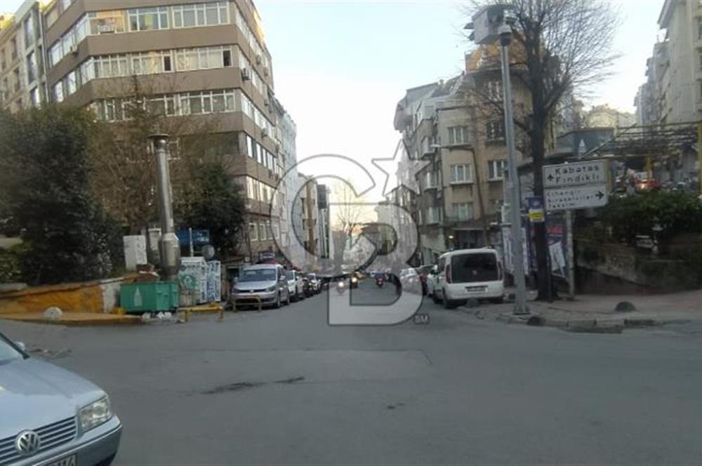 CİHANGİR AKYOL SOKAK'TA 2+1 KİRALIK DAİRE