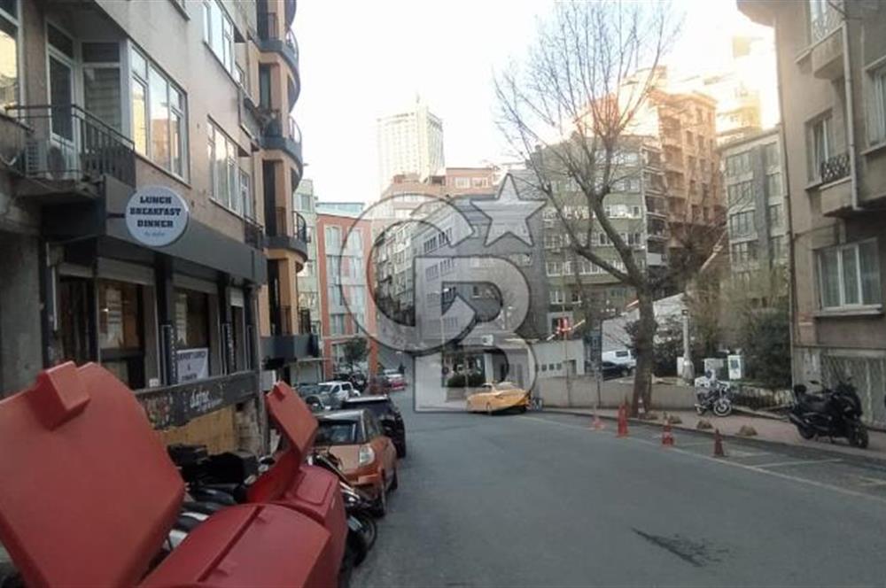CİHANGİR AKYOL SOKAK'TA 2+1 KİRALIK DAİRE