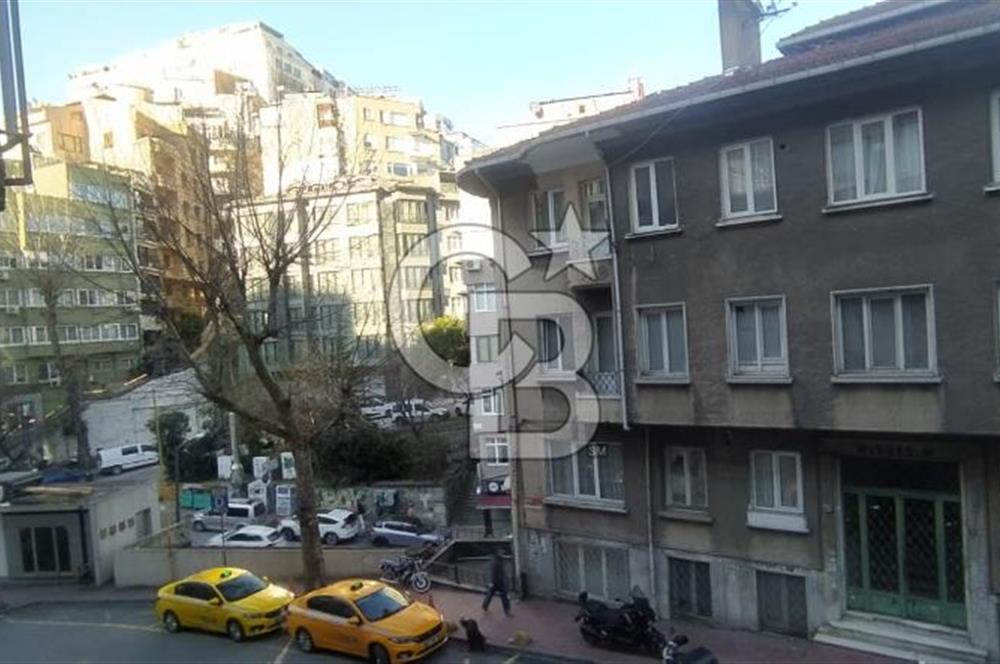 CİHANGİR AKYOL SOKAK'TA 2+1 KİRALIK DAİRE