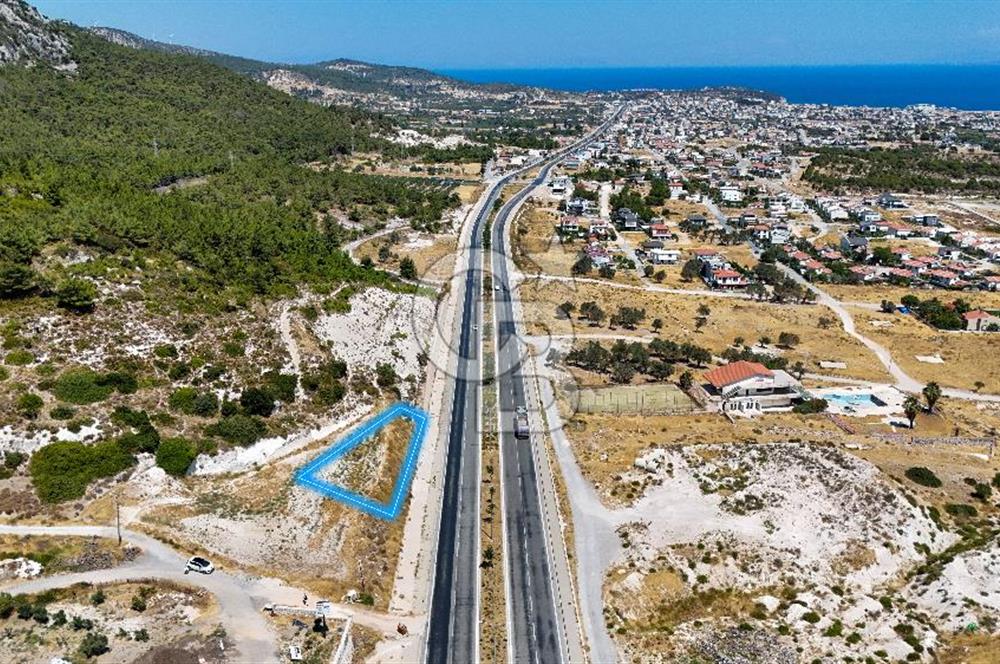Mordoğan İzmir Caddesi'nde Yola Cepheli Satılık Tarla