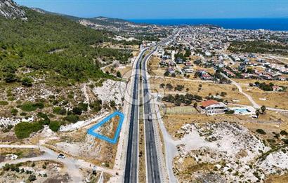 Mordoğan İzmir Caddesi'nde Yola Cepheli Satılık Tarla