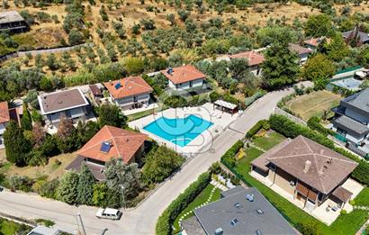 Kemalpaşa Villalar Bölgesinde 4+1 Triplex Villa